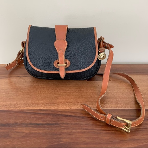 Dooney & Bourke Handbags - Vintage Dooney & Bourke black crossbody